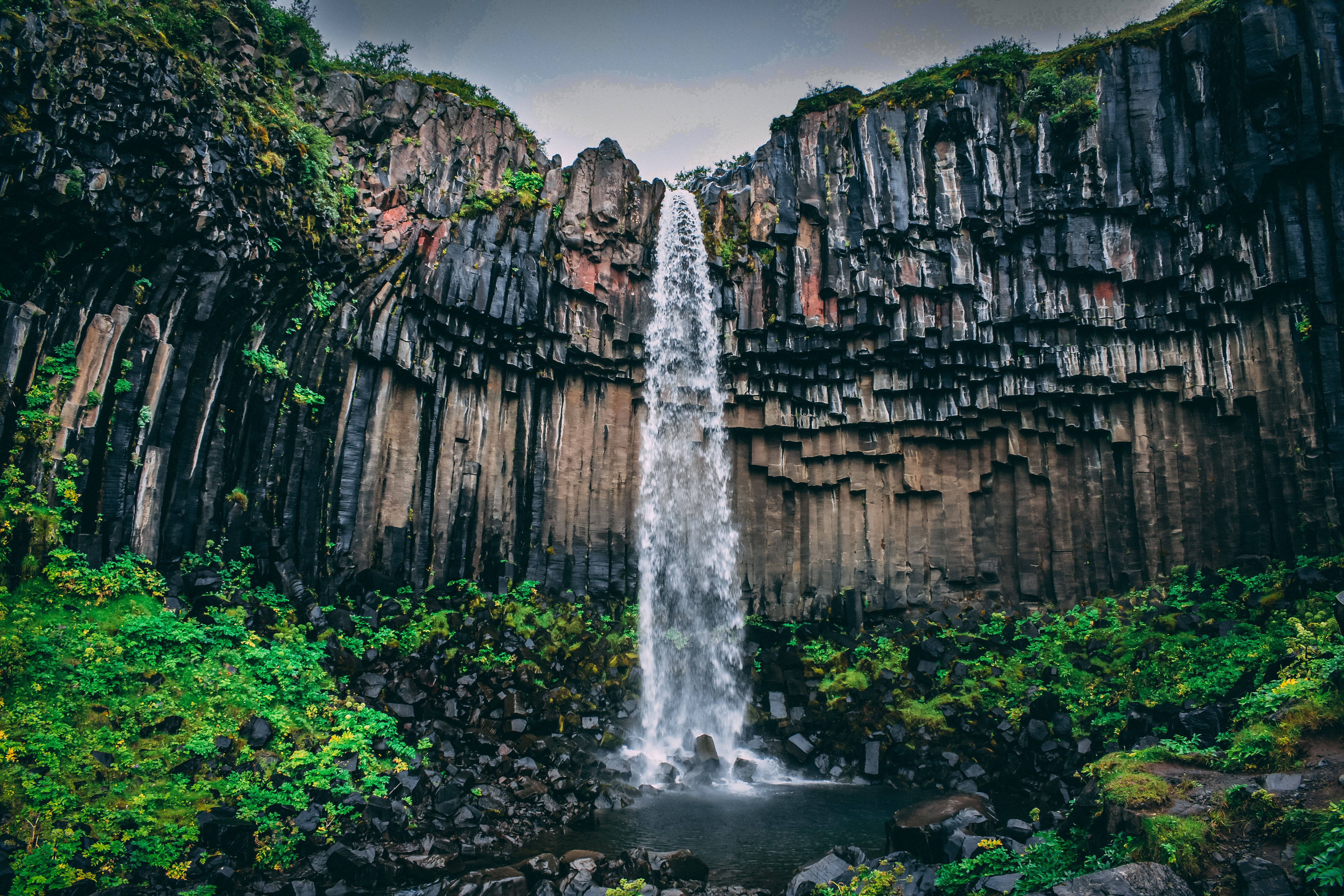 Vodopády Svartifoss (Island)